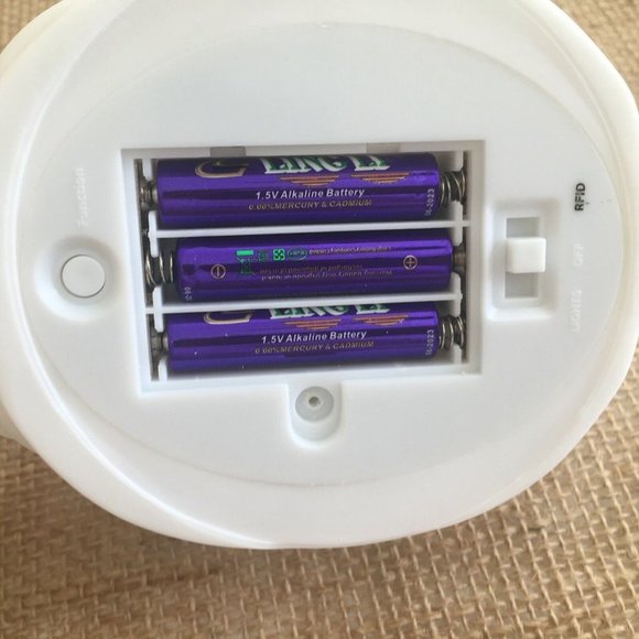 NWT Universal Studios Light Up Skull Lanyard Halloween Horror Nights Color Chang - Picture 11 of 11